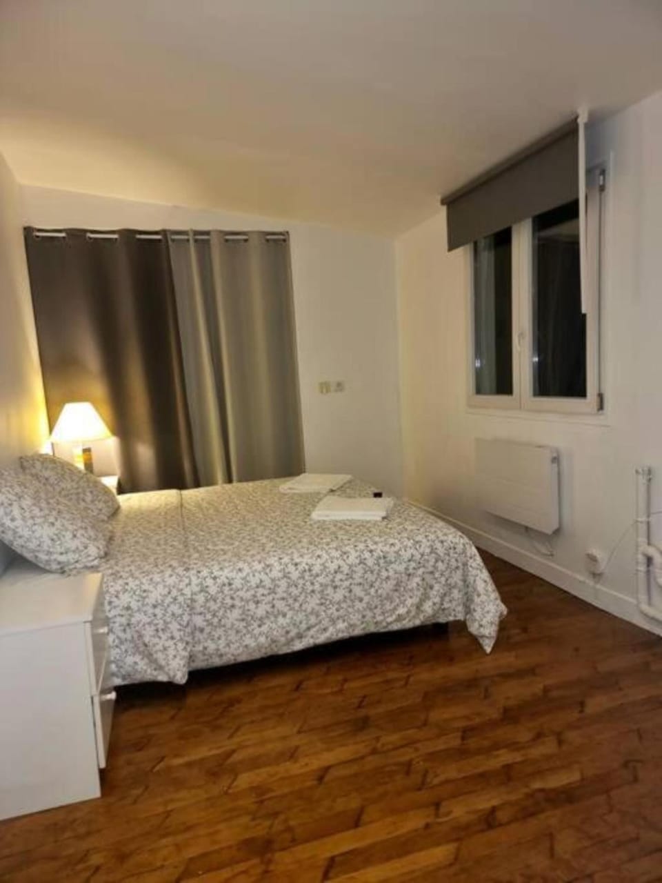 Bed, Photo of the whole room, Bedroom, internet, wardrobe
