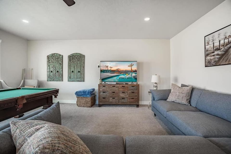 85| Southern Comfort in St George with Hot Tub House in Santa Clara