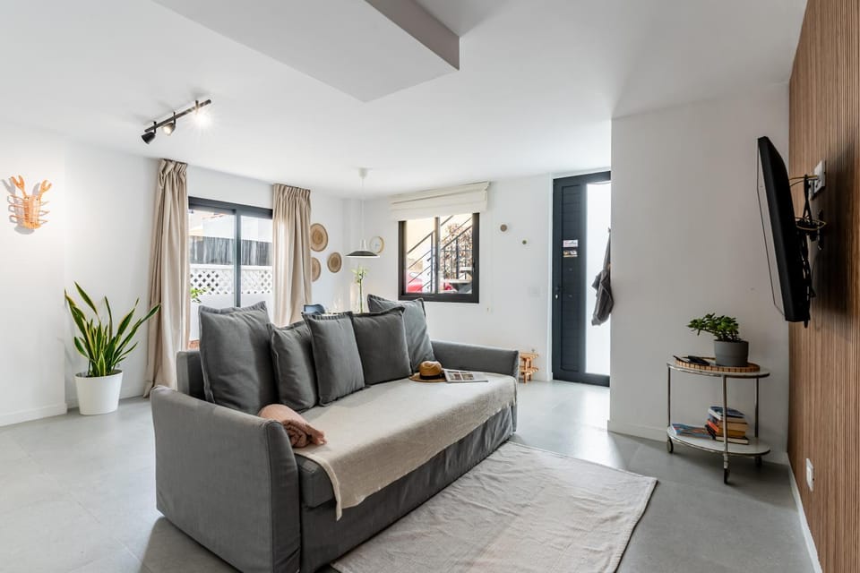 Communal lounge/ TV room, TV and multimedia, Living room, Seating area