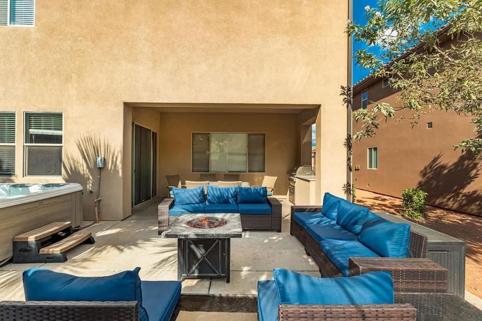 102| Sun Country Cove in St George with Private Hot Tub House in Santa Clara