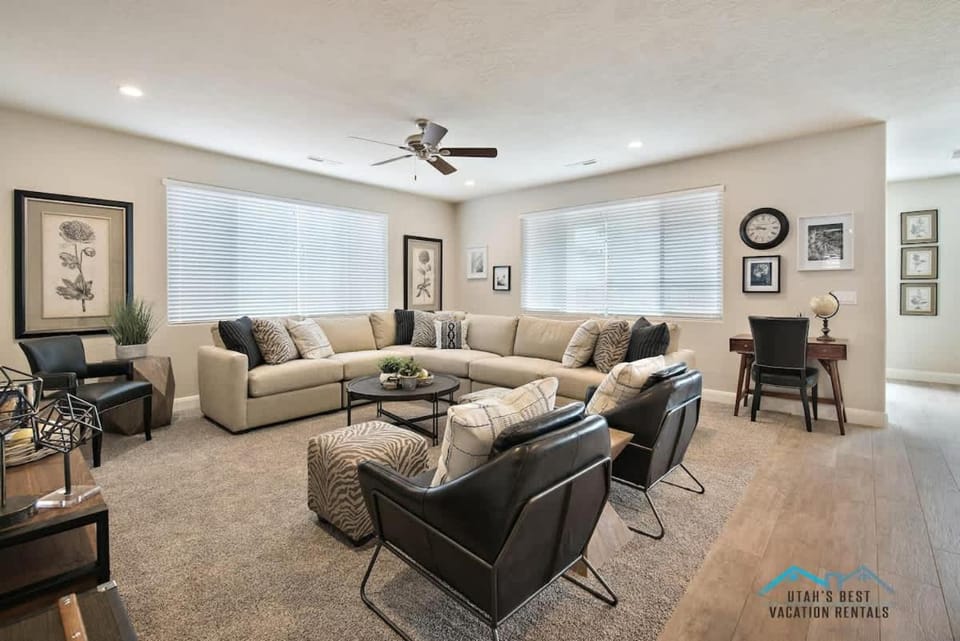 102| Sun Country Cove in St George with Private Hot Tub House in Santa Clara