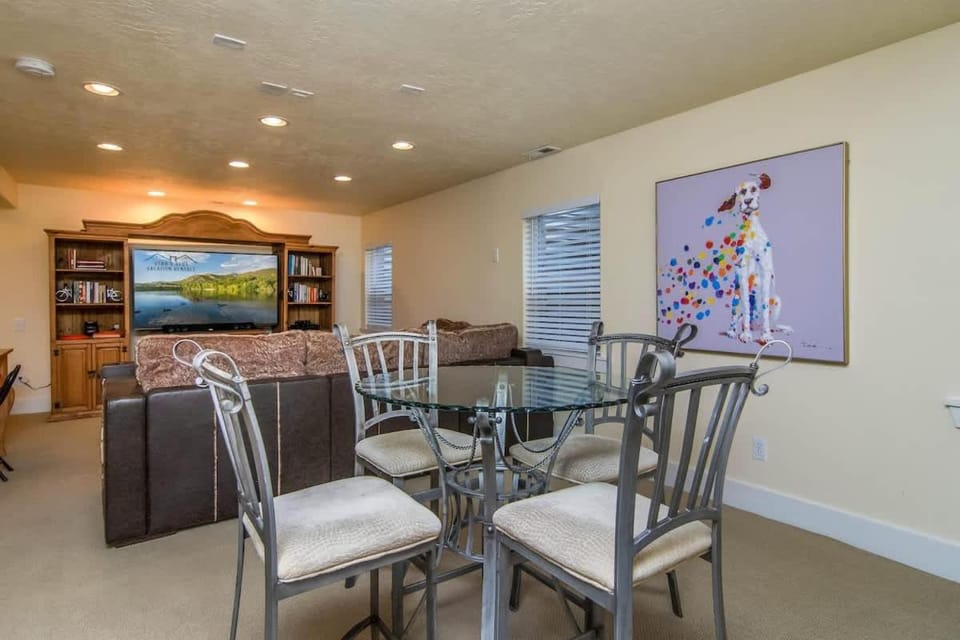 Urban Central in Salt Lake with Indoor Hot Tub House in Salt Lake City