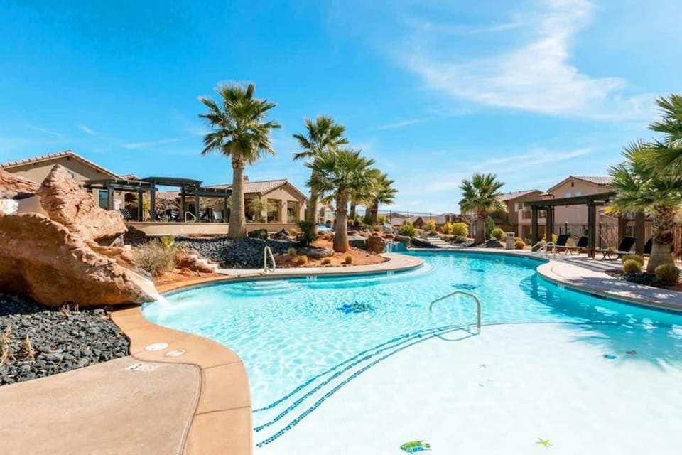 82| Crescent Cove in St George near Resort Waterpark House in Santa Clara