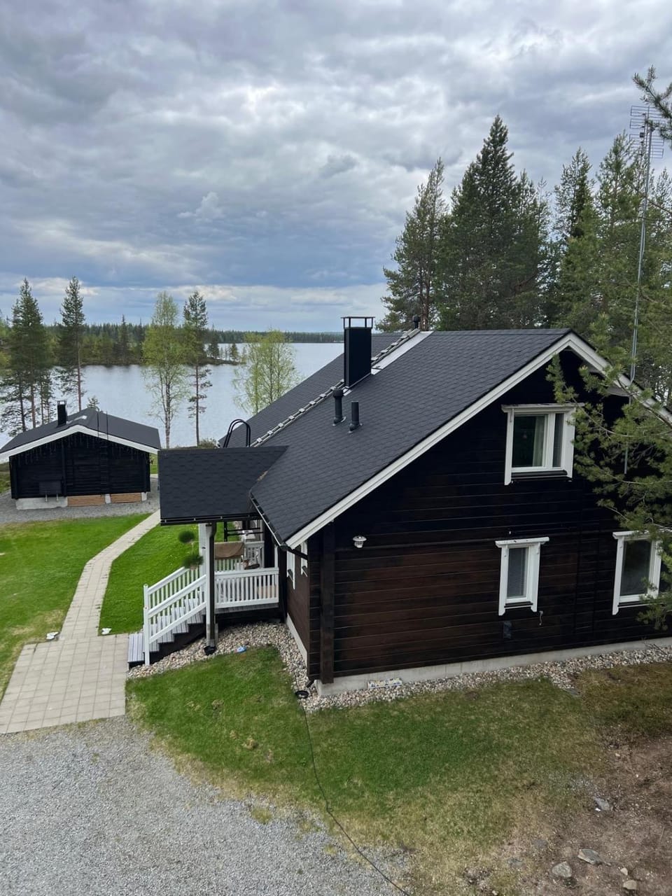 Villa Ihanus 100 m2 ja rantasauna järven rannalla Chalet in Lapland