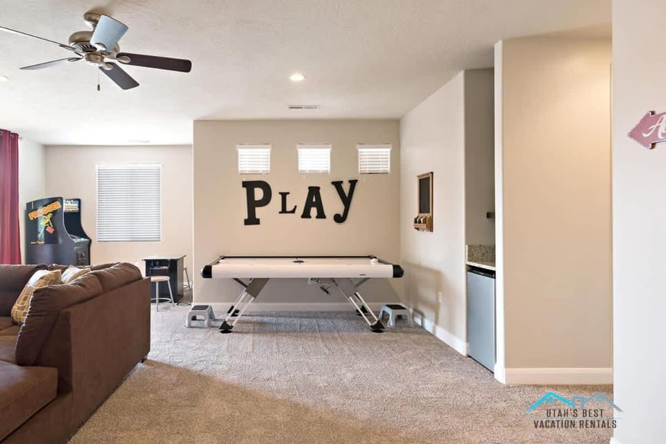 105| Waterpark in St George with Hot Tub and Views House in Santa Clara