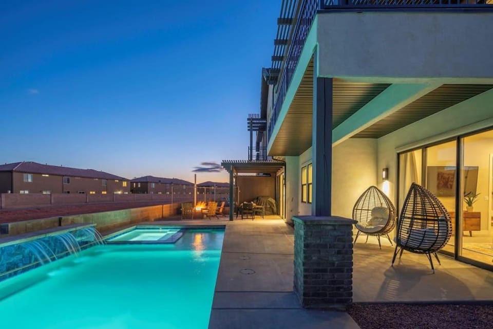 64| Pool Oasis at Ocotillo Springs with Private Pool House in Santa Clara