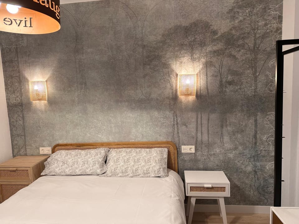 Bed, Photo of the whole room, Bedroom