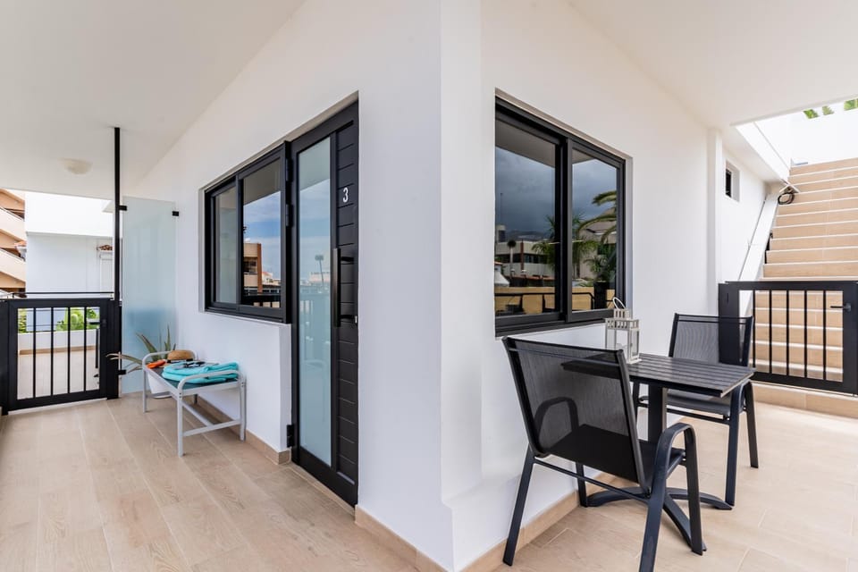 Patio, Day, Balcony/Terrace