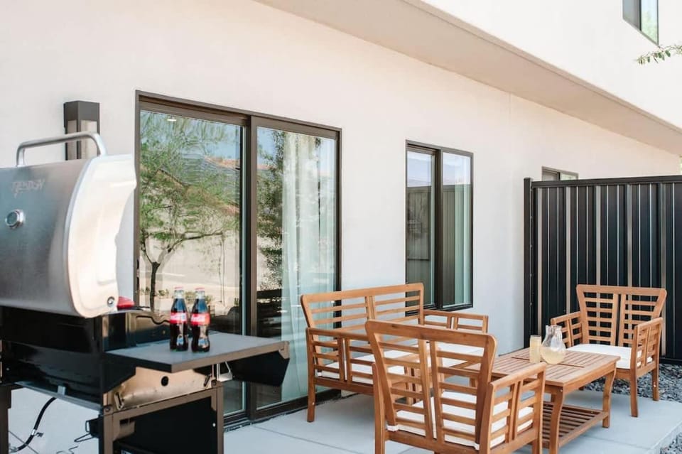 20| Vue at Green Valley with Community Pool House in St George
