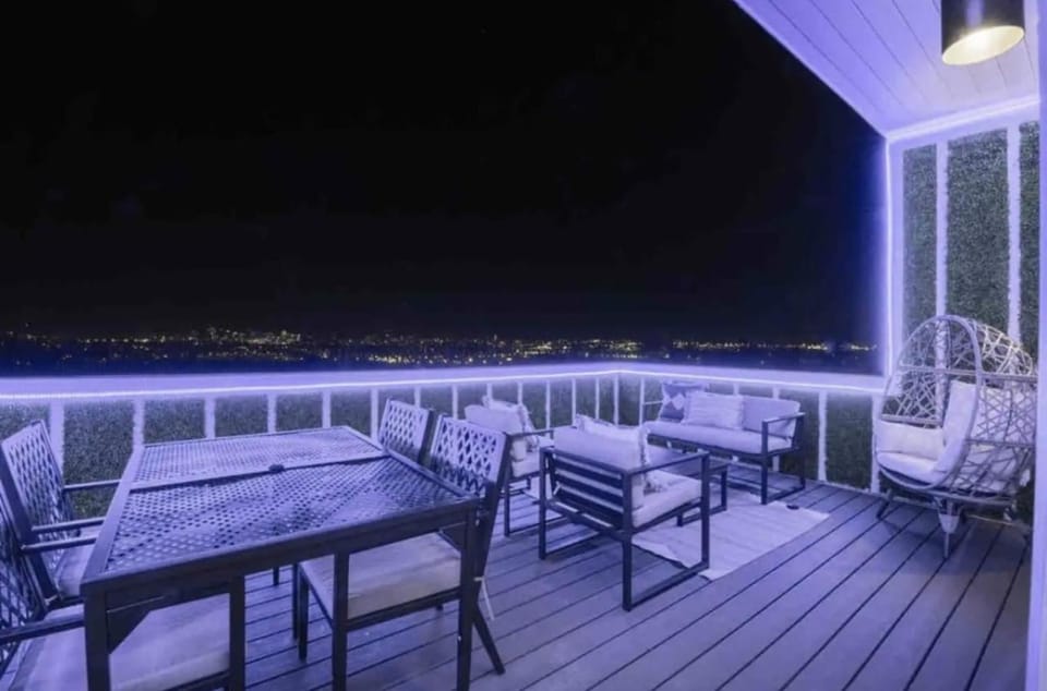 Balcony/Terrace, Evening entertainment