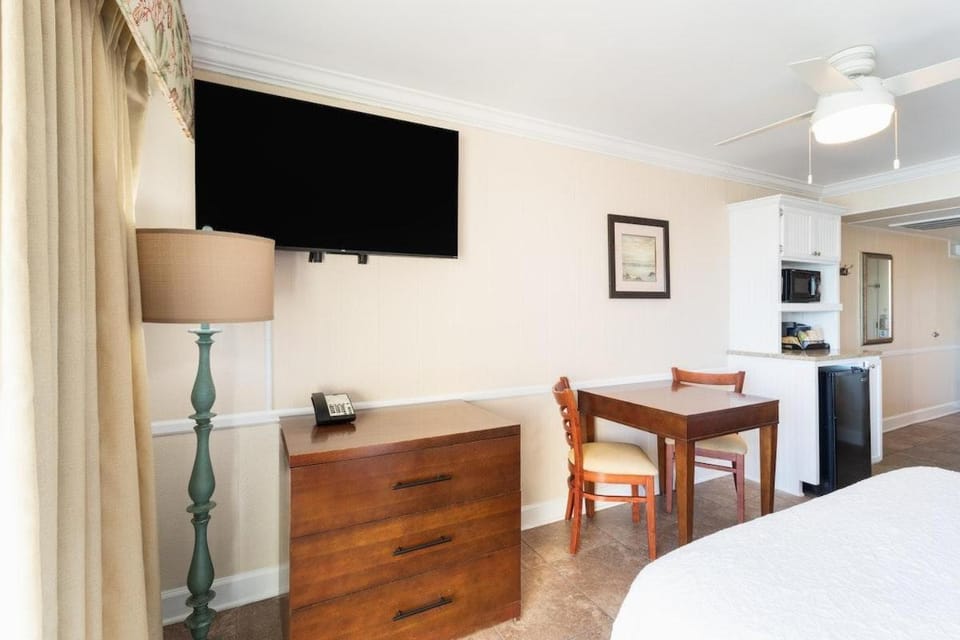 Mesmerizing Sunrises OF Tower Room 5th Floor Apartment in South Carolina