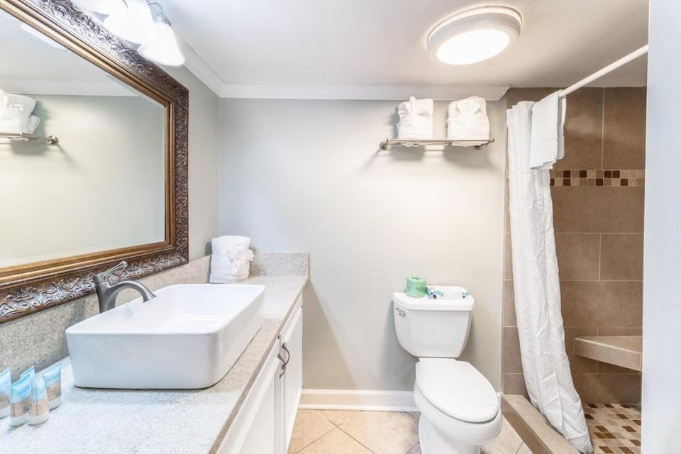 Beach Bliss Haven 6th Floor Apartment in South Carolina