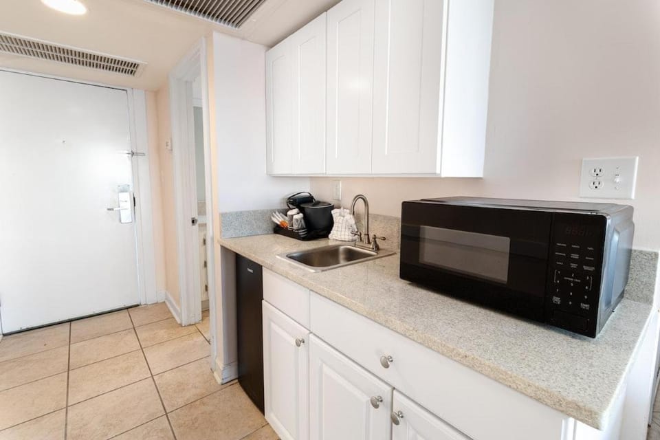 Beach Bliss Haven 6th Floor Apartment in South Carolina
