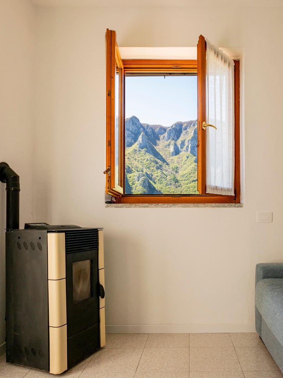 Natural landscape, Living room, Mountain view