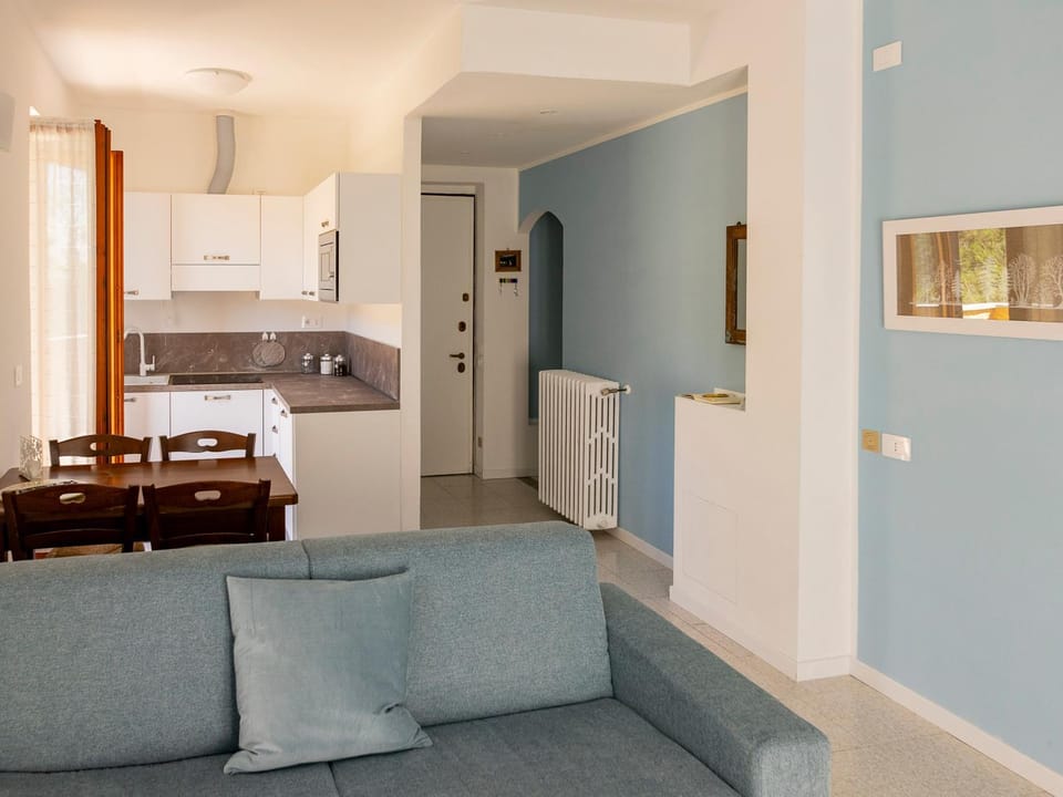 Kitchen or kitchenette, Living room, Seating area, Dining area, minibar