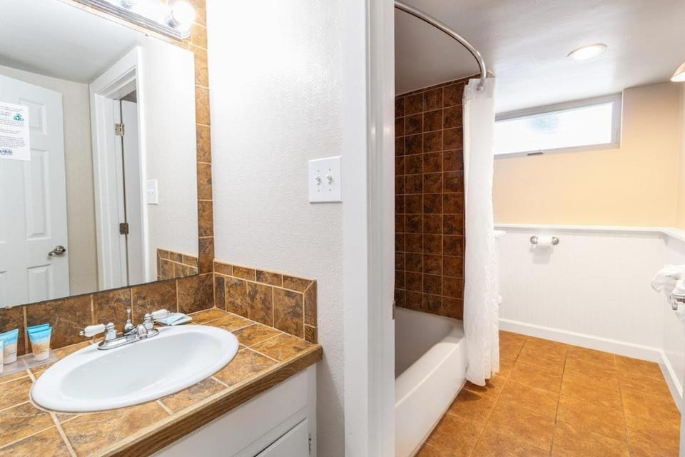 Affordable Oceanview Efficiency 2nd Flr Apartment in South Carolina