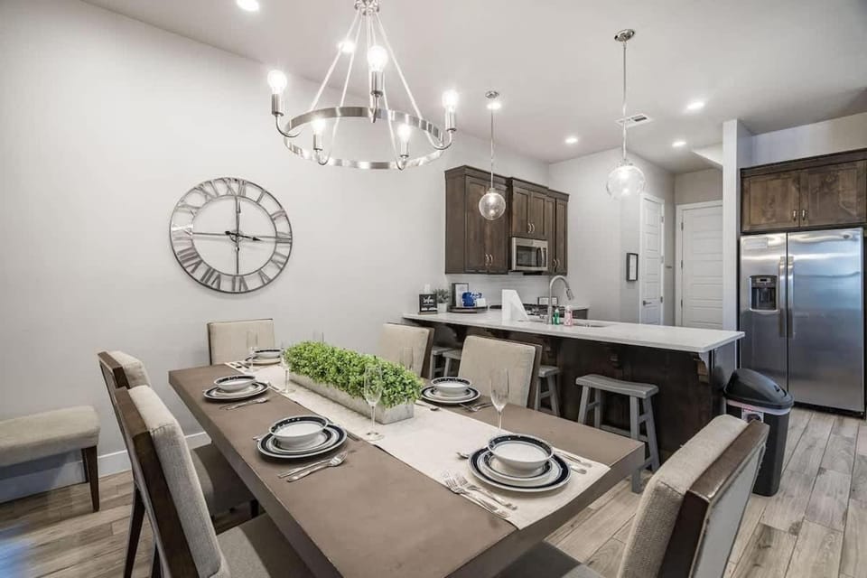 13| Red Mountain View in St. George with Private Hot Tub House in Santa Clara