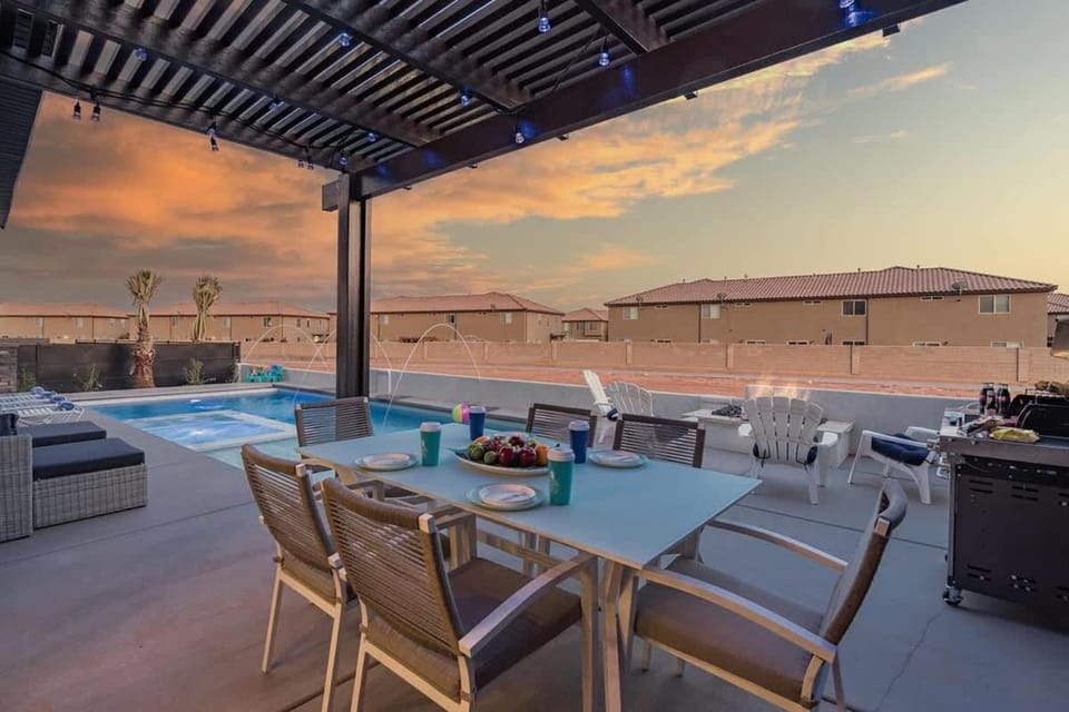 52| Aloha Poolhouse at Ocotillo Springs Resort with Pool House in Santa Clara