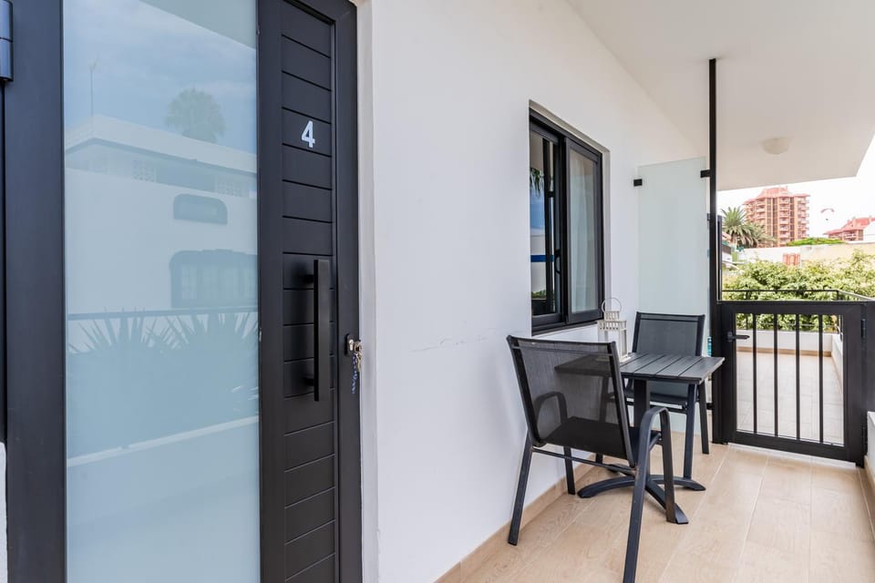 Patio, Day, Balcony/Terrace