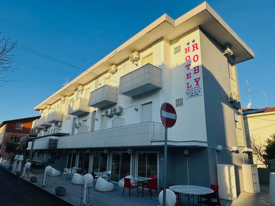 Property building, Day