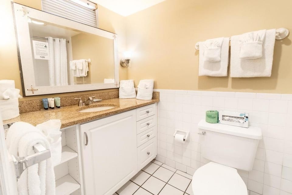 Symphony of Waves Oceanfront Dunes Room 2nd Floor Apartment in South Carolina