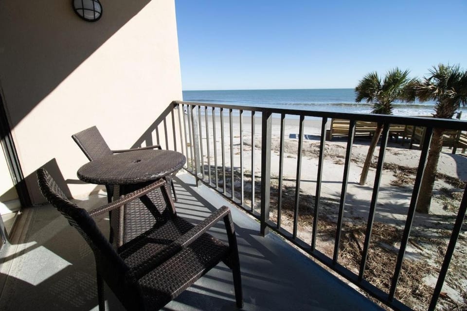 Soothing Ocean Breeze OF Tower Room, 2nd Floor Apartment in South Carolina