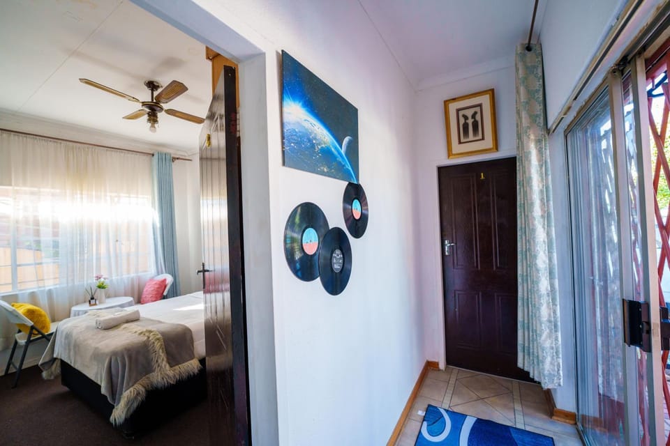 Facade/entrance, Bed, Bedroom