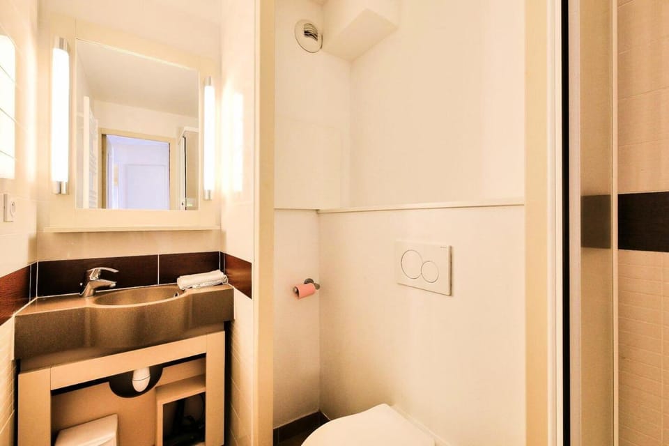 Bed, Bathroom, furniture