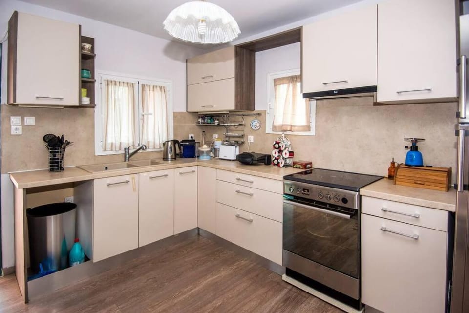 Coffee/tea facilities, Kitchen or kitchenette, oven, toaster