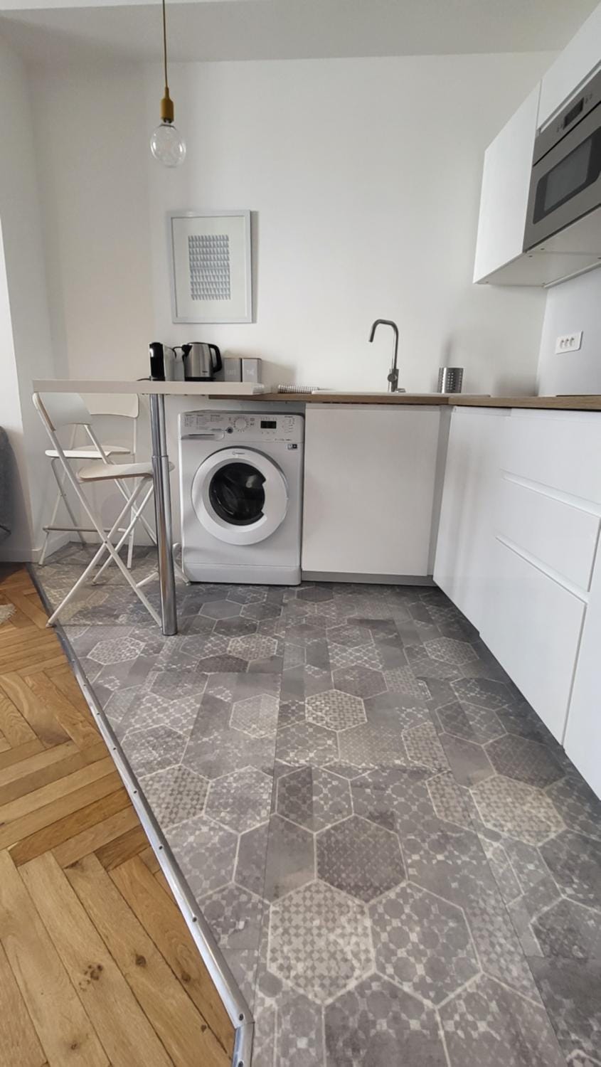 Coffee/tea facilities, stove, toaster, washing machine, kitchen