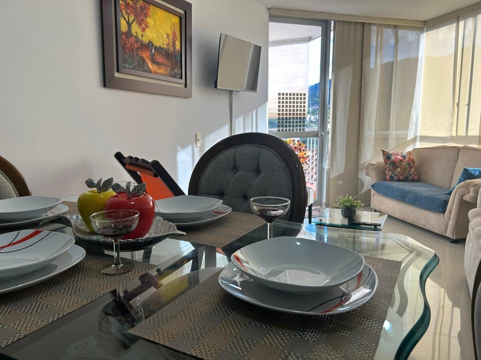 Dining area, Food