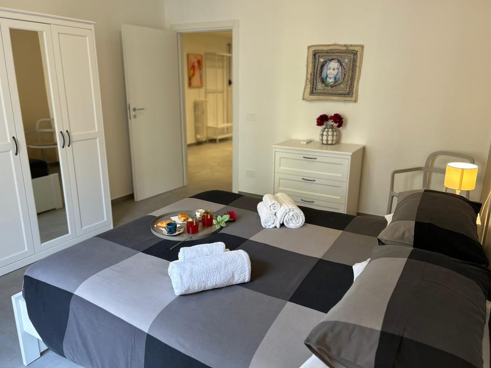 Bed, Photo of the whole room, Bedroom, towels, wardrobe