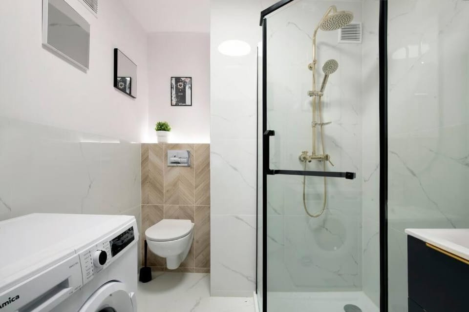 Shower, Toilet, Bathroom, washing machine