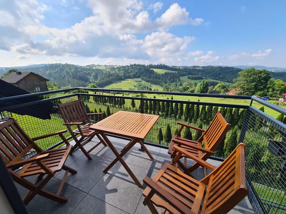 View (from property/room), Balcony/Terrace, Mountain view