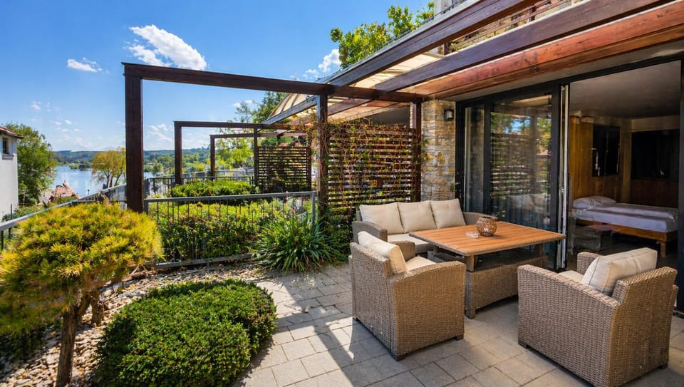 Apartmán Pálava 4 s terasou a výhledem na jezero Apartment in South Moravian Region