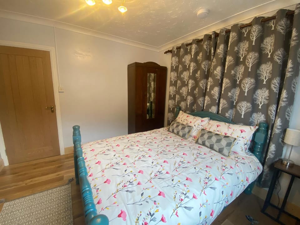 Bedroom, wardrobe