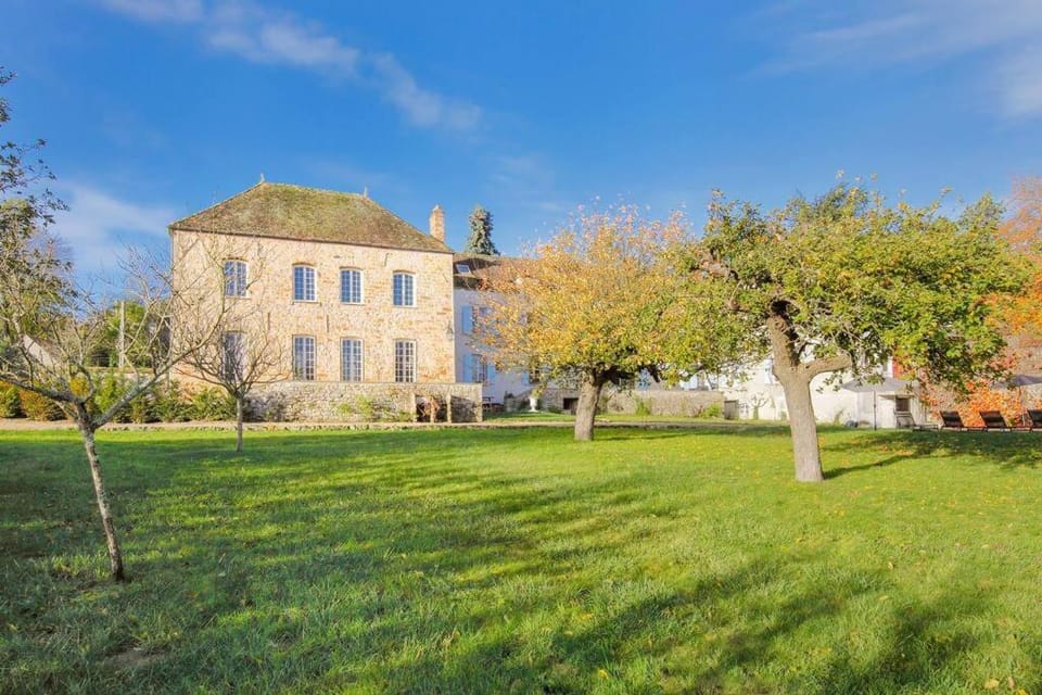 Property building, Spring, Day, Natural landscape, Garden, Garden view