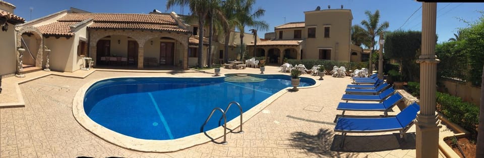 Day, Pool view, Swimming pool, sunbed