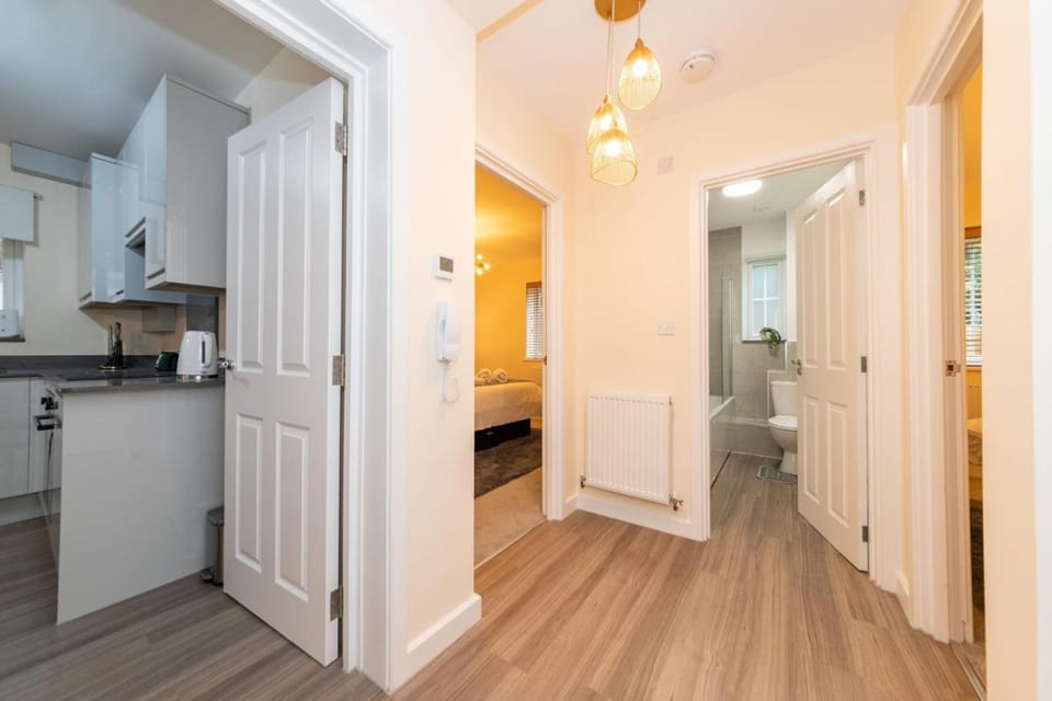 2 Bedroom Flat Free Parking Apartment in Reading