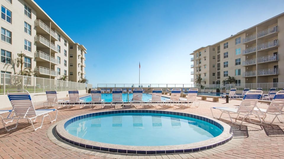 Amazing views of the ocean and pool located along the no-drive beach! House in Edgewater
