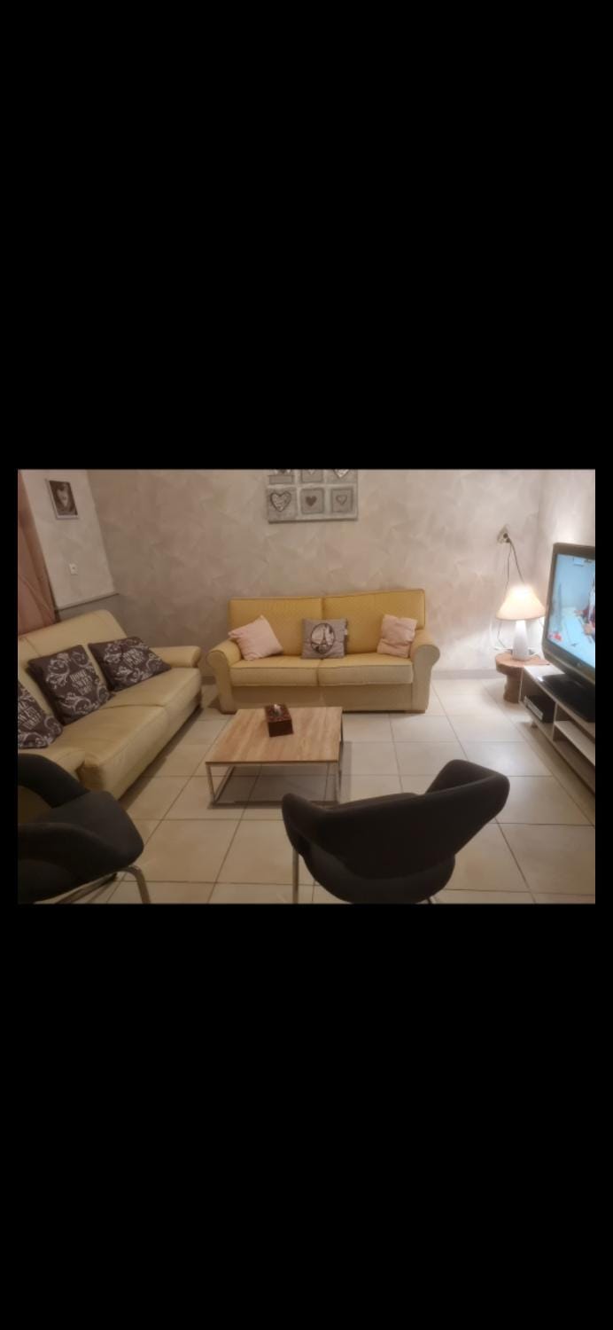 Maison chaleureuse à 20mn de saint Amand Montrond. House in Centre-Val de Loire