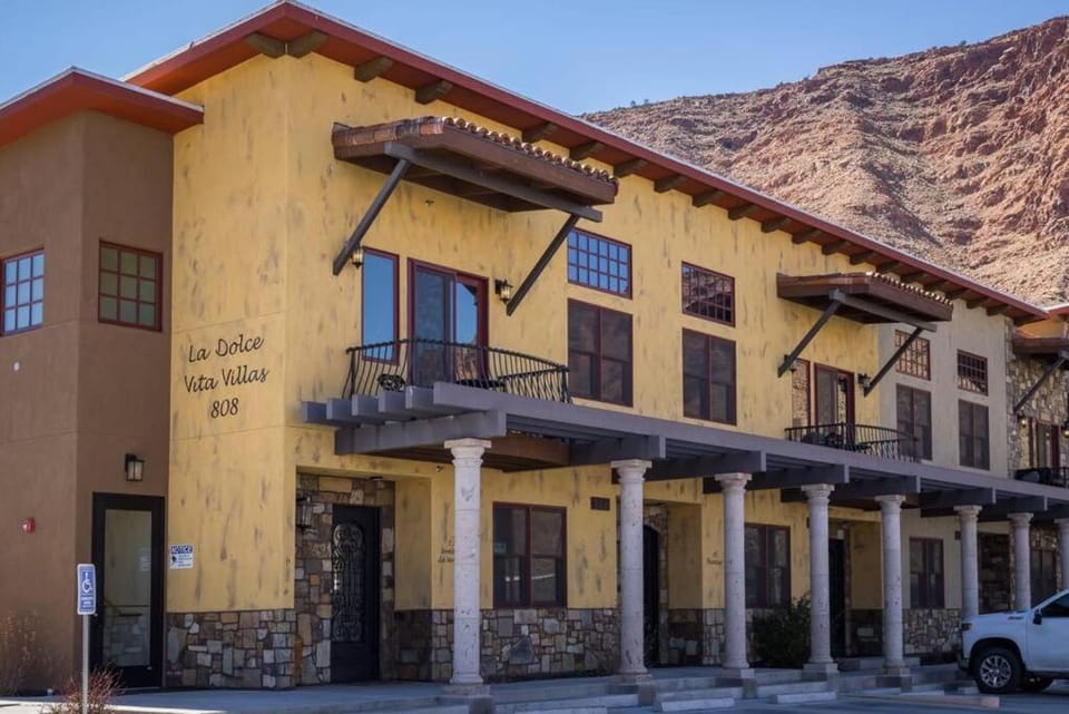 Luxury Downtown Rental - La Dolce Vita Villa #4 Apartment in Moab