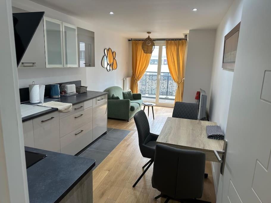 Appartement Neuf de 40 M2 à Issy-Les-Mx / Paris 15 Apartment in Issy-les-Moulineaux
