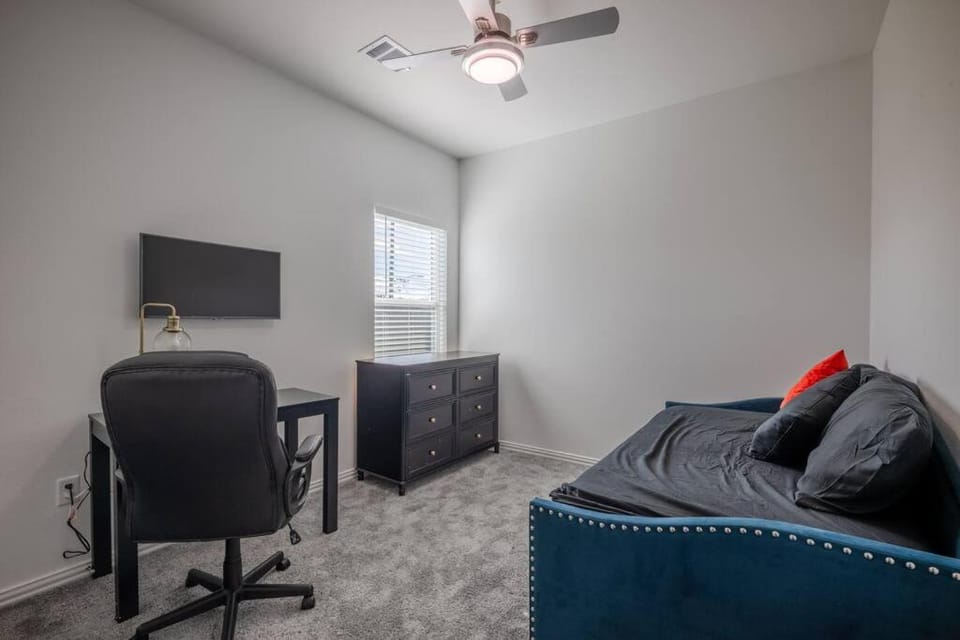 Spacious Cozy Home Near NRG /Toyota/Stadiums House in Houston