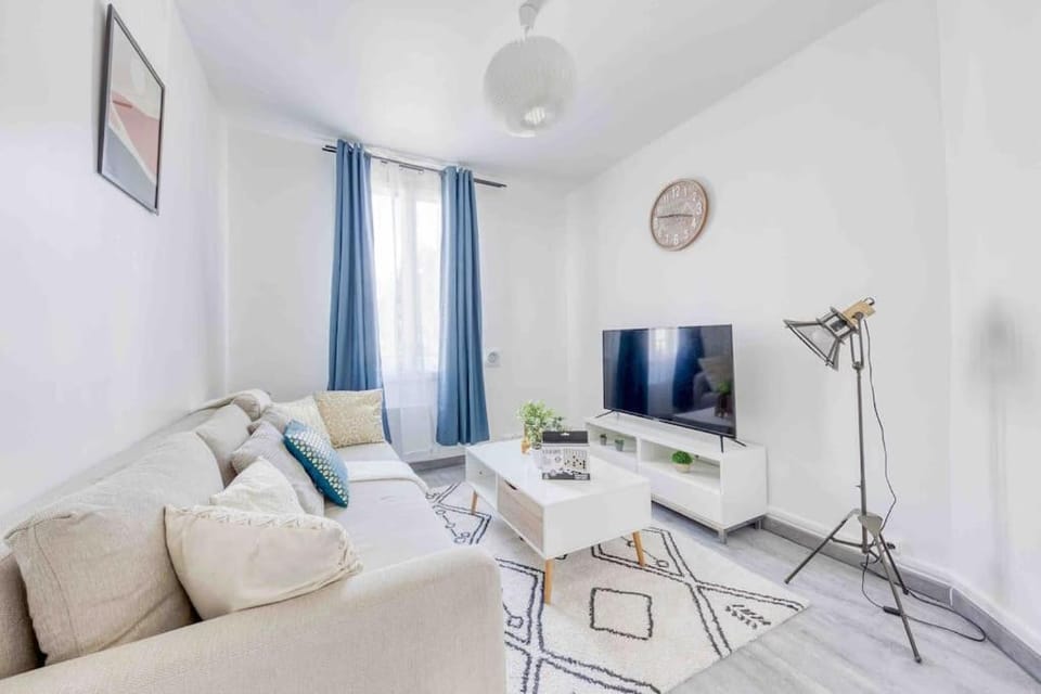 Communal lounge/ TV room, TV and multimedia, Living room