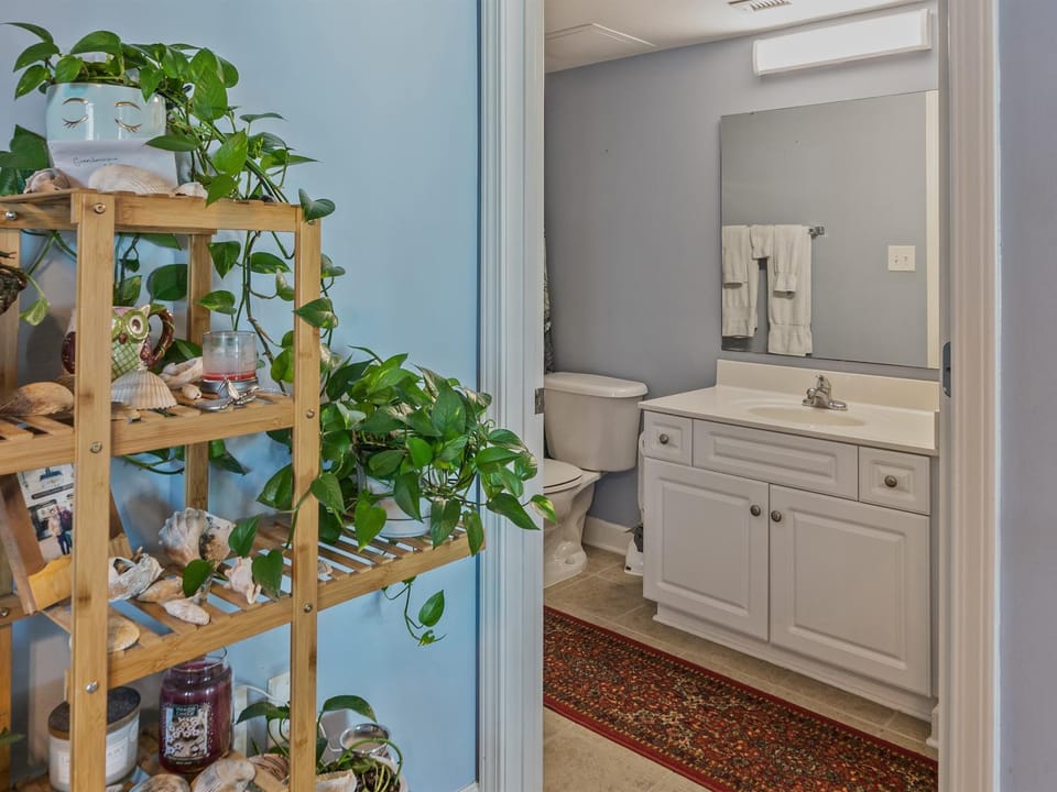Bathroom, Photo of the whole room, air conditioner