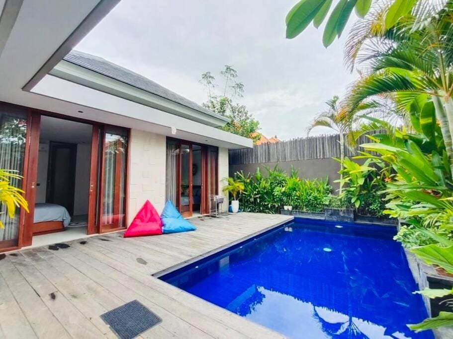 Cosy Haven 2 BR Villa in Umalas Apartment in North Kuta