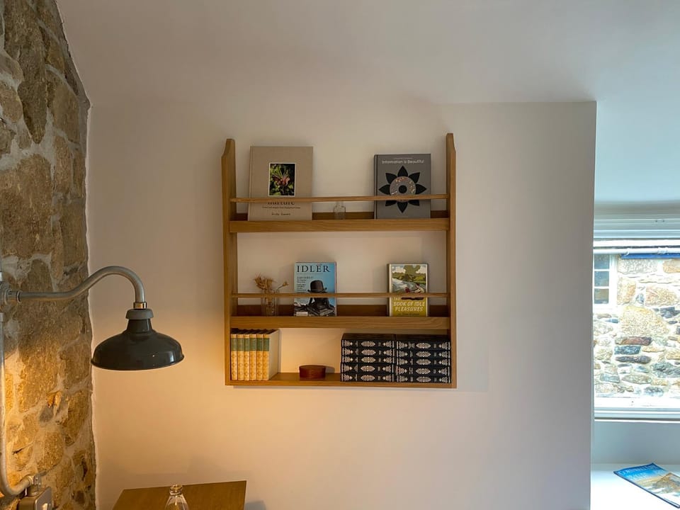 The Old Gallery - Charming Coastal Escape For Two House in Mousehole