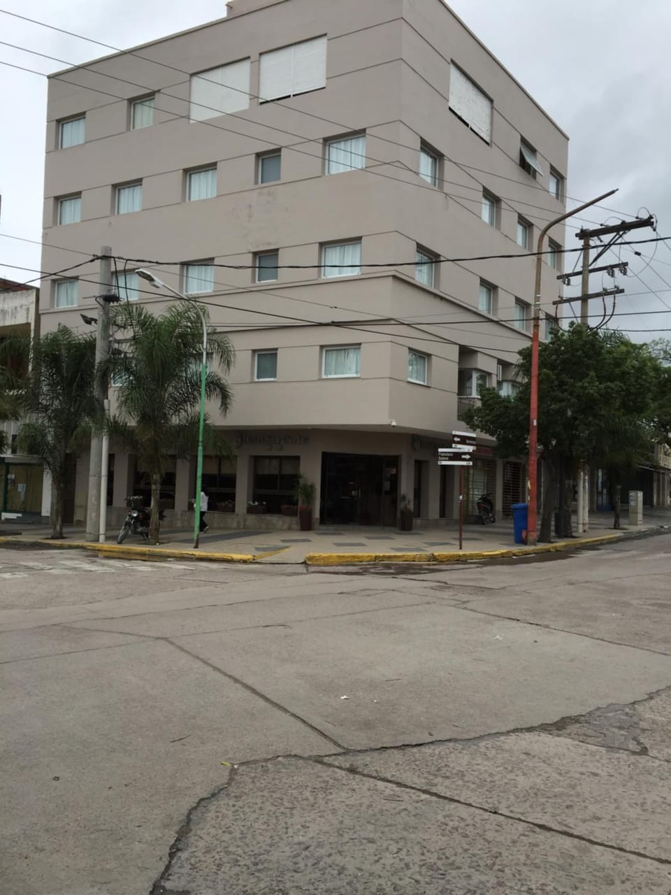 Facade/entrance