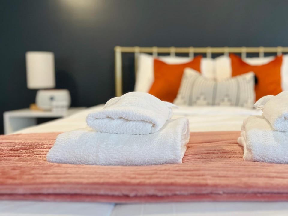 Rivertown Retreat in Downtown Verona Apartment in Allegheny River